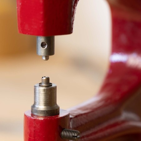 Ojete metálico 4 mm Hierro oro viejo - Caja 5000 uds