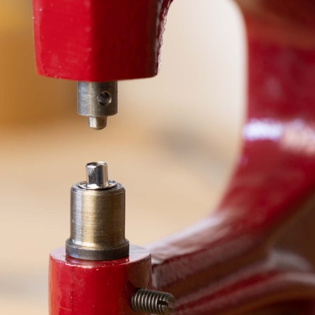 Ojete metálico 5 mm Hierro níquel plateado - Caja 5000 uds