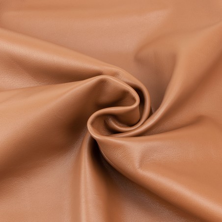 Piel Napa vacuno, color marrón tabaco, grosor 1,2 - 1,4 mm